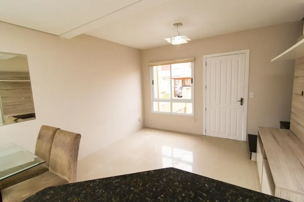 Foto 4 de Casa de Condomínio com 2 quartos à venda, 83m2 em Cachoeirinha - RS