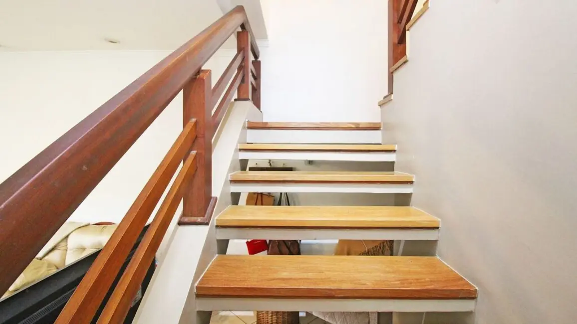 Casa com 4 quartos à venda, 243m2 em Partenon, Porto Alegre - RS - imagem 8 Foto 8 de Casa com 4 quartos à venda, 243m2 em Partenon, Porto Alegre - RS