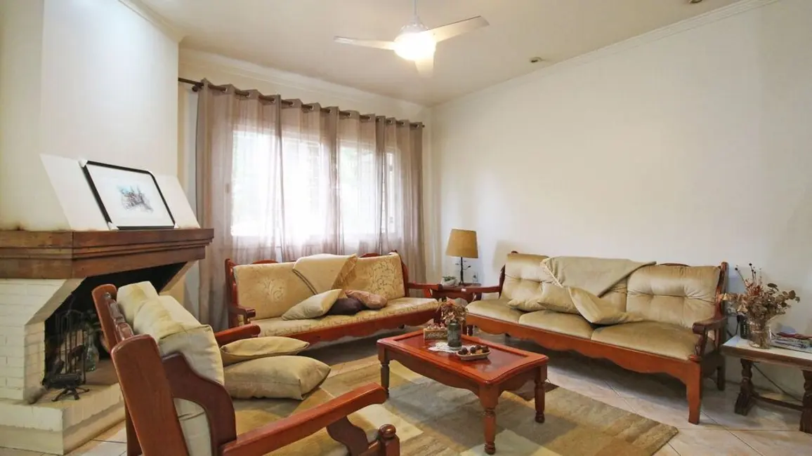 Casa com 4 quartos à venda, 243m2 em Partenon, Porto Alegre - RS - imagem 5 Foto 5 de Casa com 4 quartos à venda, 243m2 em Partenon, Porto Alegre - RS