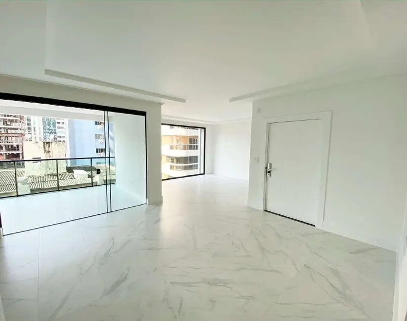 Foto 8 de Apartamento com 3 quartos à venda, 136m2 em Itapema - SC