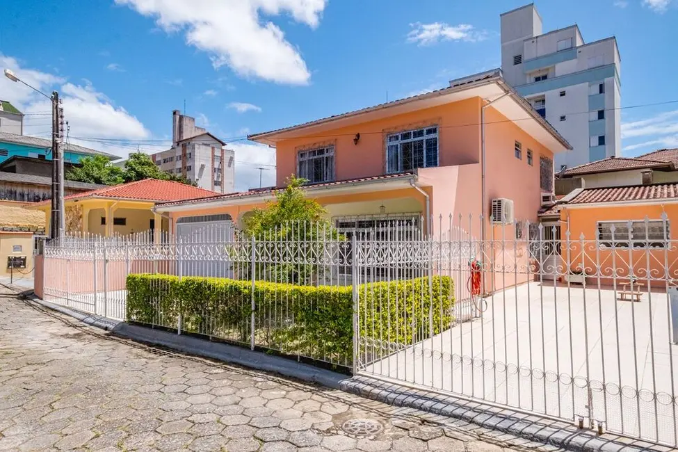 Foto 1 de Casa com 5 quartos à venda, 192m2 em Pantanal, Florianopolis - SC