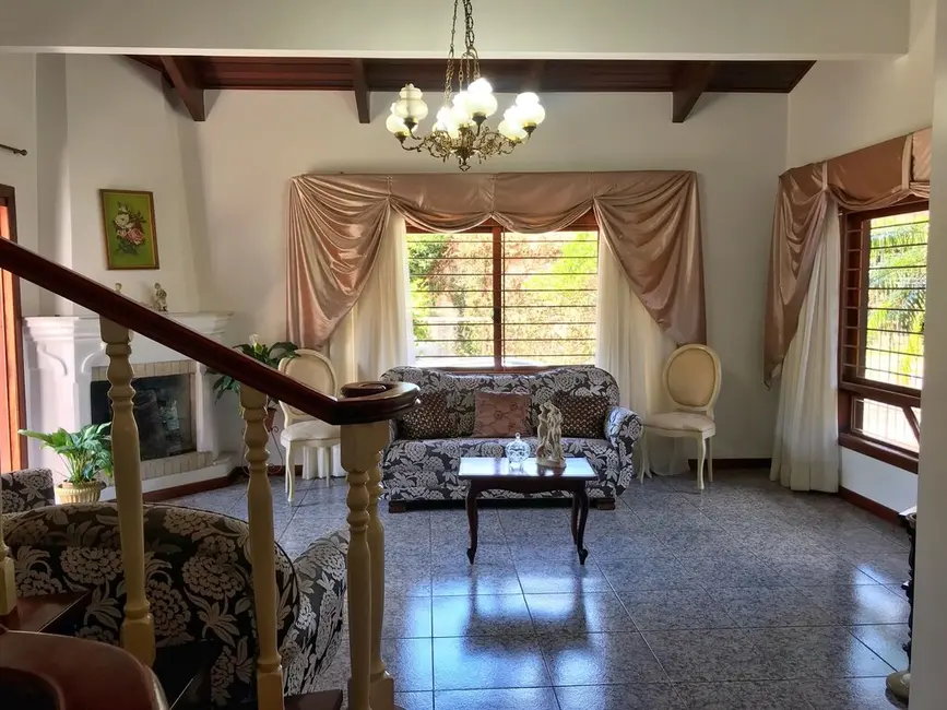 Casa com 3 quartos à venda, 558m2 em Igara, Canoas - RS - imagem 9 Foto 9 de Casa com 3 quartos à venda, 558m2 em Igara, Canoas - RS