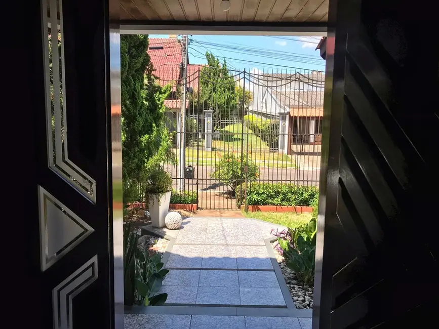 Casa com 3 quartos à venda, 558m2 em Igara, Canoas - RS - imagem 6 Foto 6 de Casa com 3 quartos à venda, 558m2 em Igara, Canoas - RS