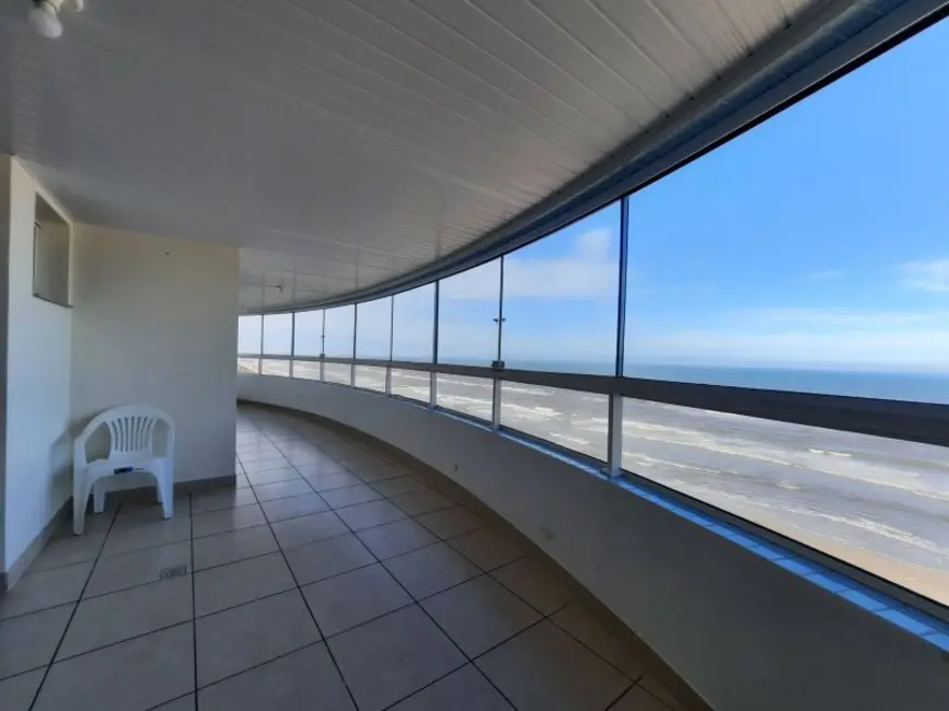 Foto 2 de Apartamento com 4 quartos à venda, 180m2 em Centro, Tramandai - RS