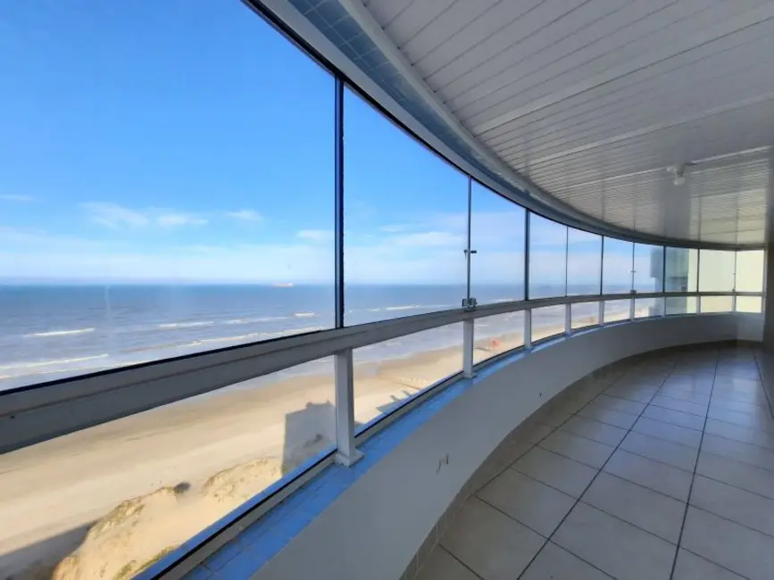 Foto 1 de Apartamento com 4 quartos à venda, 180m2 em Centro, Tramandai - RS