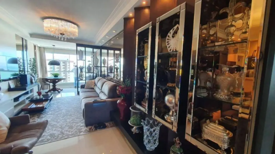 Apartamento com 4 quartos à venda, 326m2 em Centro, Balneario Camboriu - SC - imagem 8 Foto 8 de Apartamento com 4 quartos à venda, 326m2 em Centro, Balneario Camboriu - SC