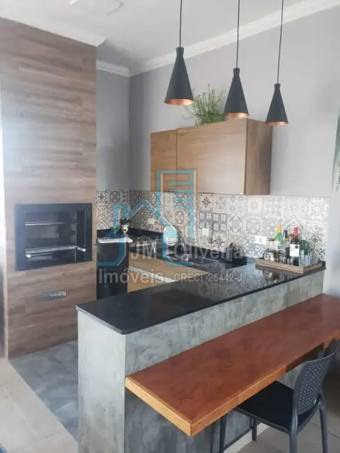 Casa com 3 quartos à venda, 160m2 em Itapetininga - SP - imagem 1 Foto 1 de Casa com 3 quartos à venda, 160m2 em Itapetininga - SP