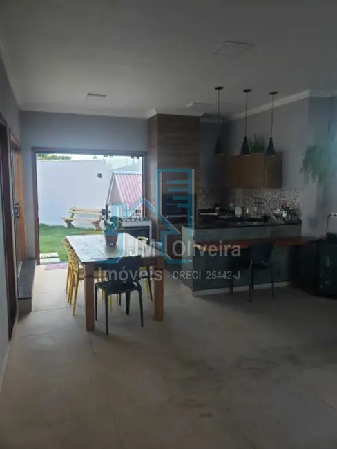 Casa com 3 quartos à venda, 160m2 em Itapetininga - SP - imagem 2 Foto 2 de Casa com 3 quartos à venda, 160m2 em Itapetininga - SP