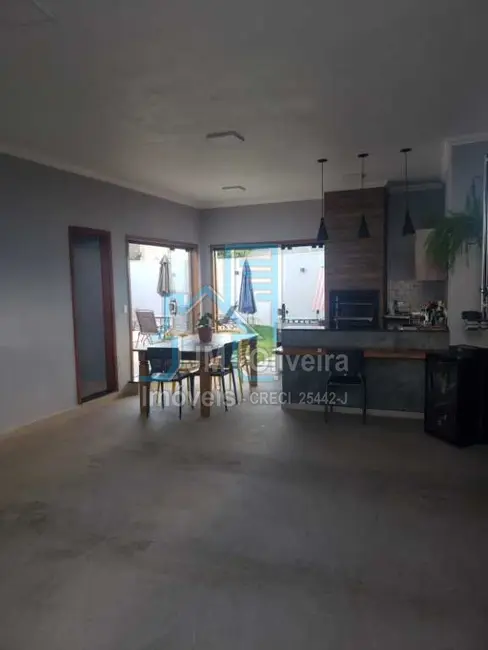 Casa com 3 quartos à venda, 160m2 em Itapetininga - SP - imagem 3 Foto 3 de Casa com 3 quartos à venda, 160m2 em Itapetininga - SP