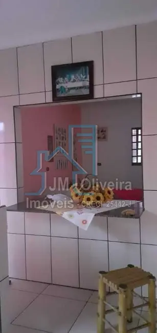 Casa com 3 quartos à venda, 120m2 em Vila Reis, Itapetininga - SP - imagem 3 Foto 3 de Casa com 3 quartos à venda, 120m2 em Vila Reis, Itapetininga - SP