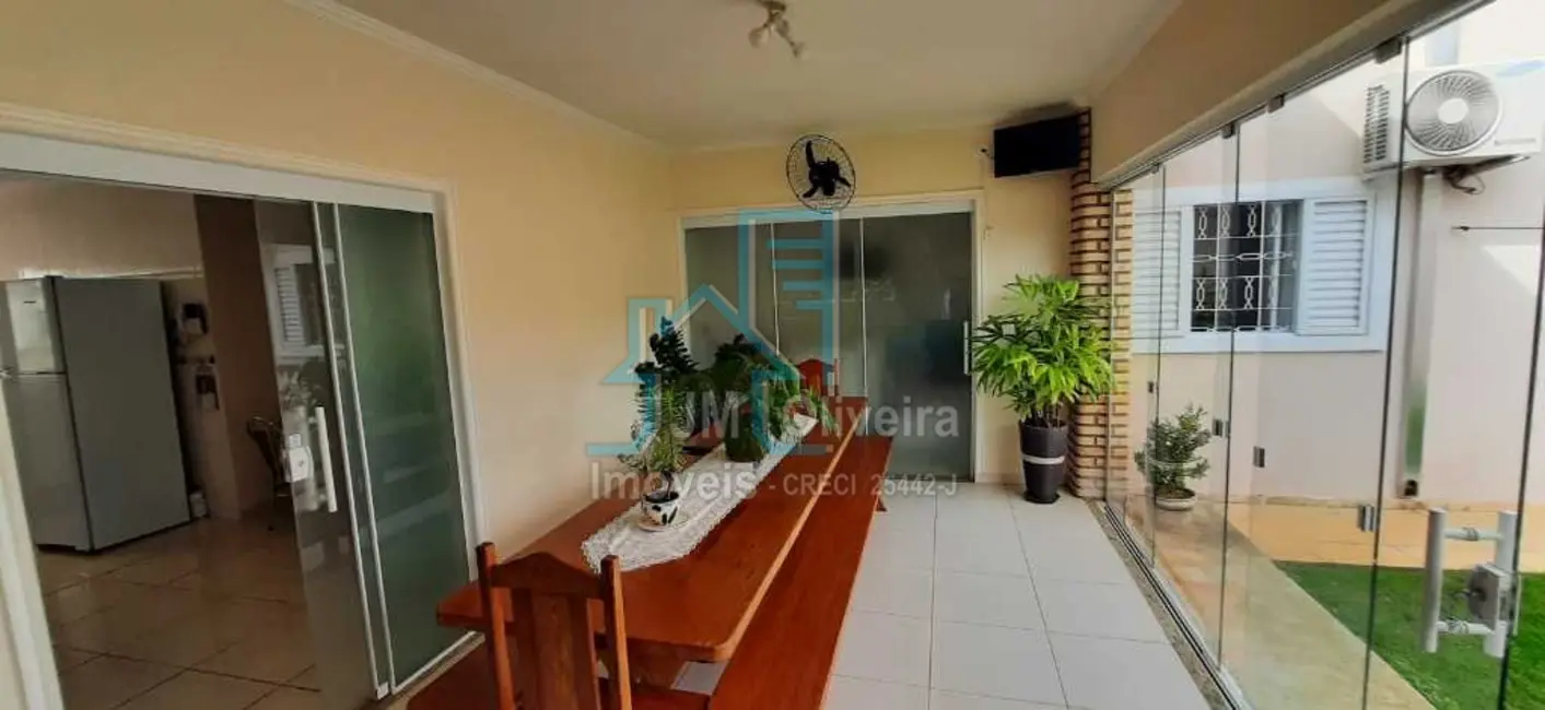 Casa com 3 quartos à venda, 305m2 em Morada do Sol, Itapetininga - SP - imagem 2 Foto 2 de Casa com 3 quartos à venda, 305m2 em Morada do Sol, Itapetininga - SP