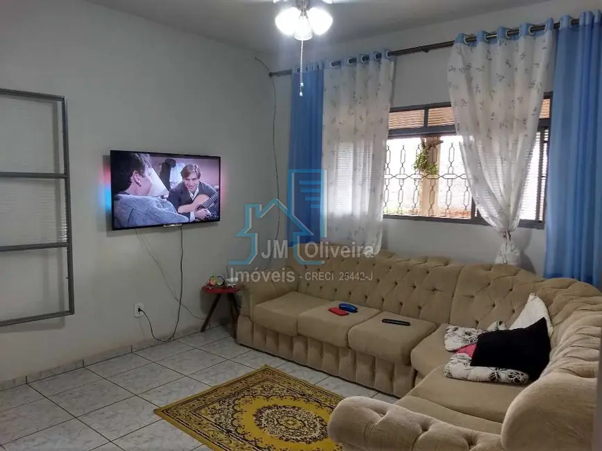 Casa com 3 quartos à venda, 160m2 em Vila Mazzei, Itapetininga - SP - imagem 3 Foto 3 de Casa com 3 quartos à venda, 160m2 em Vila Mazzei, Itapetininga - SP