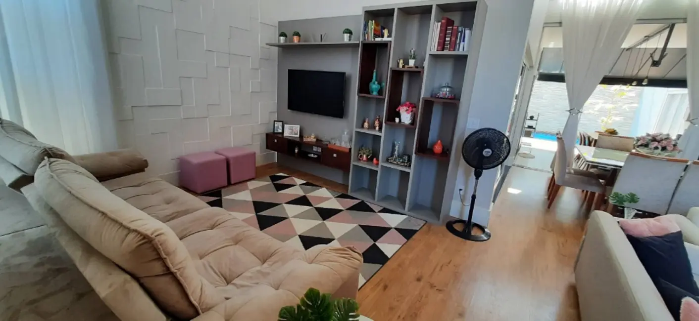 Foto 2 de Casa de Condomínio com 3 quartos à venda, 208m2 em Itapetininga - SP