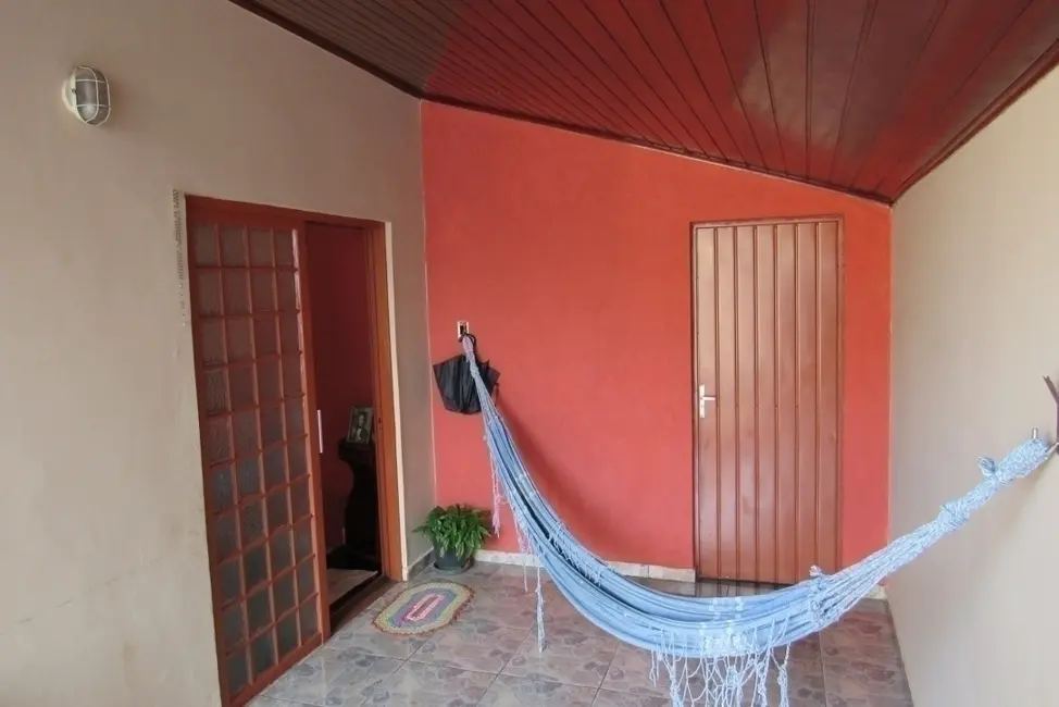 Casa com 2 quartos à venda, 194m2 em Itapetininga - SP - imagem 2 Foto 2 de Casa com 2 quartos à venda, 194m2 em Itapetininga - SP