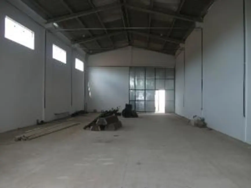 Foto 1 de Armazém / Galpão à venda, 375m2 em Angatuba - SP