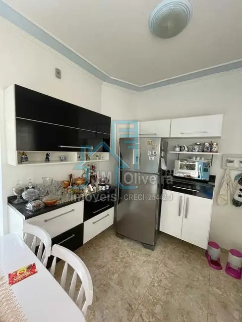 Casa com 2 quartos à venda, 131m2 em Jardim Shangri-lá, Itapetininga - SP - imagem 4 Foto 4 de Casa com 2 quartos à venda, 131m2 em Jardim Shangri-lá, Itapetininga - SP