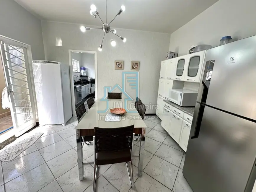 Foto 8 de Casa com 3 quartos à venda, 200m2 em Vila Vendramini, Itapetininga - SP