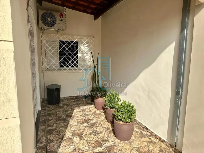 Foto 2 de Casa com 3 quartos à venda, 200m2 em Vila Vendramini, Itapetininga - SP