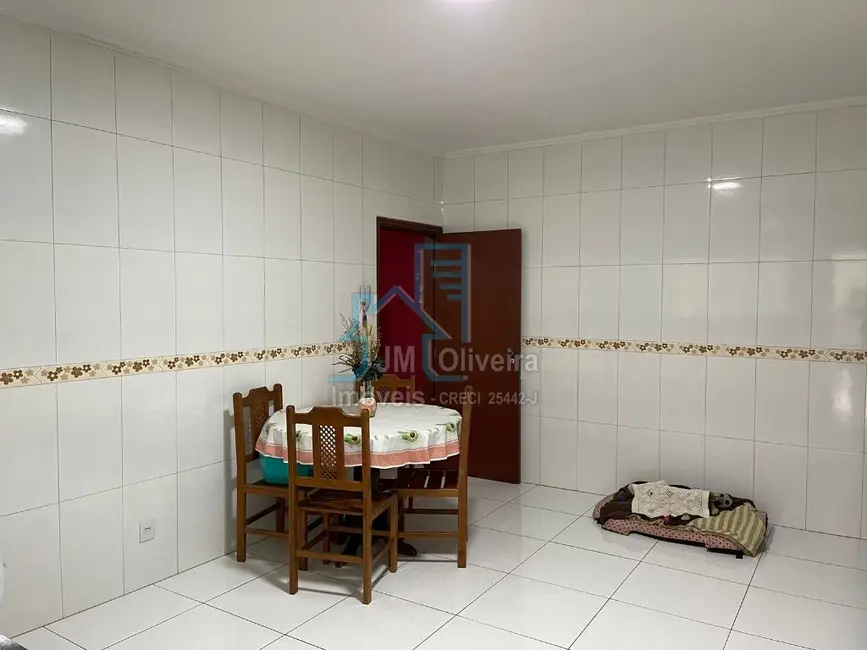 Casa com 3 quartos à venda, 190m2 em Jardim Shangri-lá, Itapetininga - SP - imagem 4 Foto 4 de Casa com 3 quartos à venda, 190m2 em Jardim Shangri-lá, Itapetininga - SP