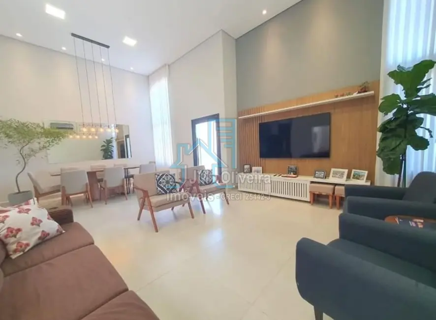 Foto 1 de Casa com 3 quartos à venda, 198m2 em Jardim Shangri-lá, Itapetininga - SP