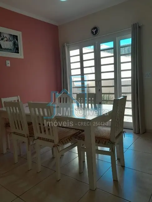 Casa com 2 quartos à venda, 126m2 em Vila José Salem, Itapetininga - SP - imagem 4 Foto 4 de Casa com 2 quartos à venda, 126m2 em Vila José Salem, Itapetininga - SP