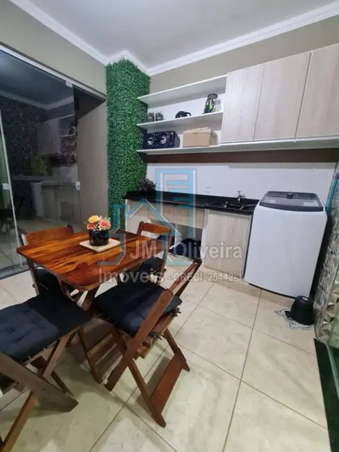 Foto 6 de Casa com 3 quartos à venda, 230m2 em Vila dos Bandeirantes, Itapetininga - SP