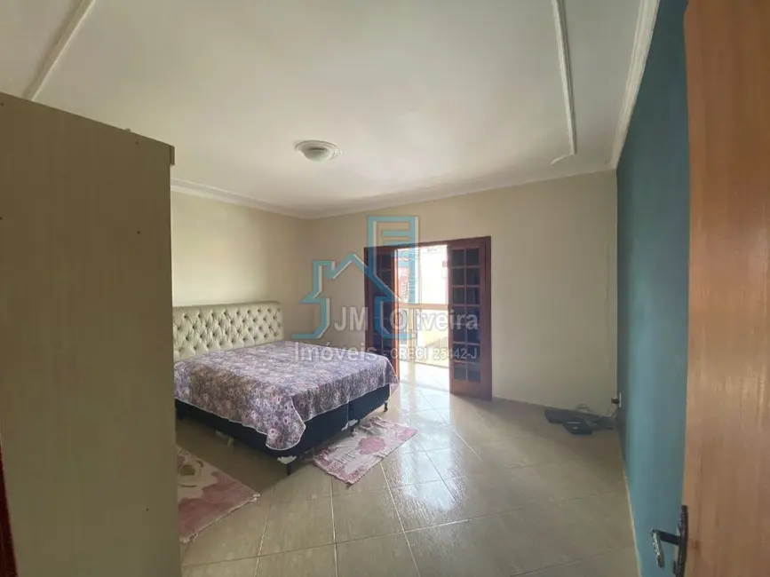 Foto 8 de Casa com 4 quartos à venda, 190m2 em Vila Carolina, Itapetininga - SP
