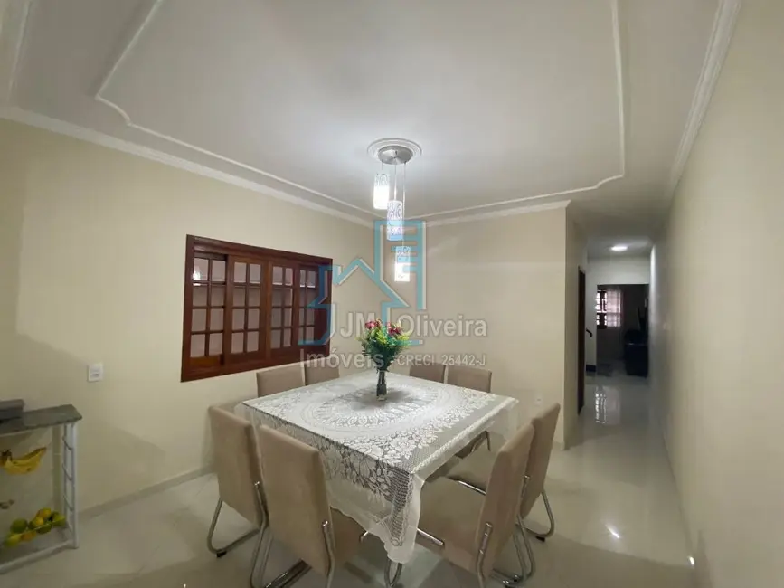 Foto 6 de Casa com 4 quartos à venda, 190m2 em Vila Carolina, Itapetininga - SP