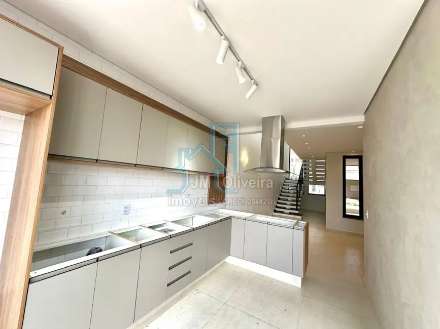 Casa de Condomínio com 3 quartos à venda, 160m2 em Itapetininga - SP - imagem 4 Foto 4 de Casa de Condomínio com 3 quartos à venda, 160m2 em Itapetininga - SP