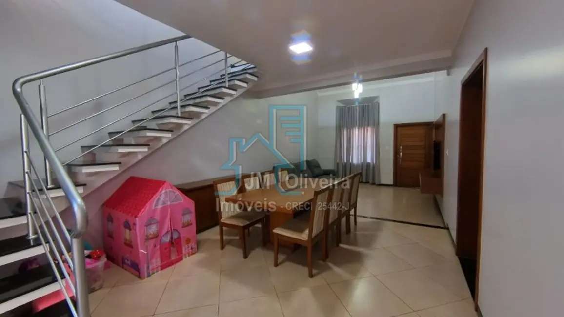 Casa com 3 quartos à venda, 220m2 em Jardim Alvorada, Itapetininga - SP - imagem 2 Foto 2 de Casa com 3 quartos à venda, 220m2 em Jardim Alvorada, Itapetininga - SP