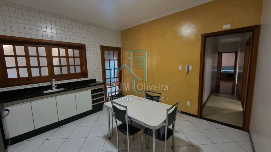 Casa com 3 quartos à venda, 220m2 em Jardim Alvorada, Itapetininga - SP - imagem 8 Foto 8 de Casa com 3 quartos à venda, 220m2 em Jardim Alvorada, Itapetininga - SP