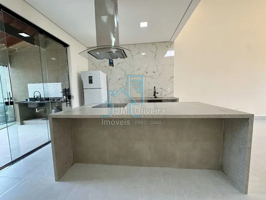 Casa de Condomínio com 3 quartos à venda, 205m2 em Itapetininga - SP - imagem 4 Foto 4 de Casa de Condomínio com 3 quartos à venda, 205m2 em Itapetininga - SP