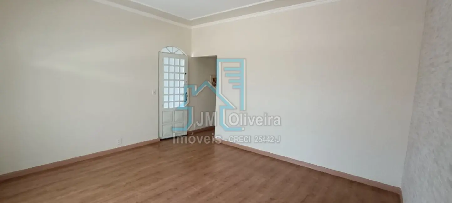 Casa com 3 quartos à venda, 480m2 em Jardim Shangri-lá, Itapetininga - SP - imagem 7 Foto 7 de Casa com 3 quartos à venda, 480m2 em Jardim Shangri-lá, Itapetininga - SP