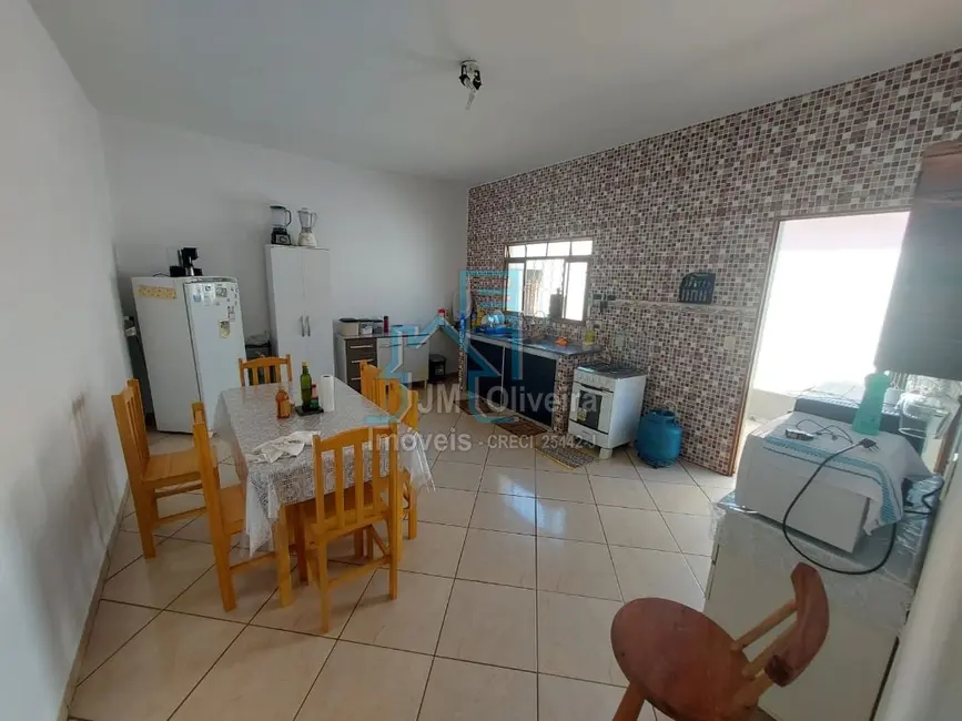 Foto 2 de Casa com 2 quartos à venda, 195m2 em Vila Mazzei, Itapetininga - SP