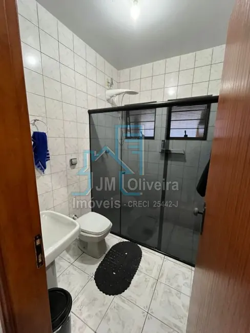 Casa com 3 quartos à venda, 156m2 em Jardim Shangri-lá, Itapetininga - SP - imagem 4 Foto 4 de Casa com 3 quartos à venda, 156m2 em Jardim Shangri-lá, Itapetininga - SP
