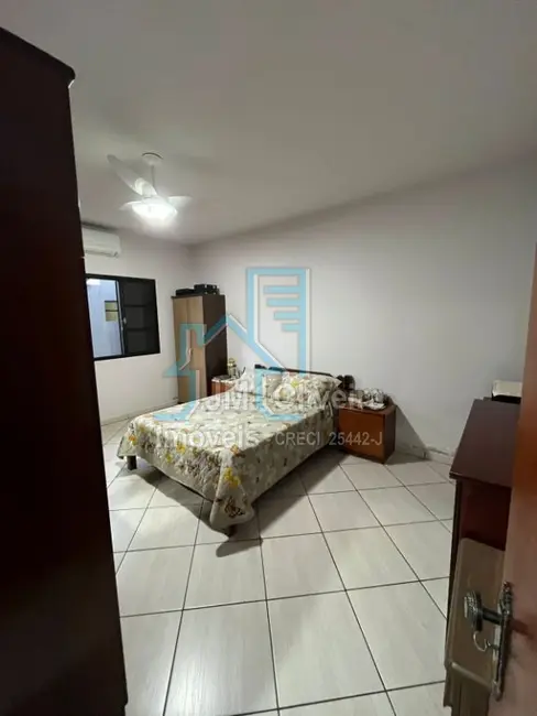Casa com 3 quartos à venda, 156m2 em Jardim Shangri-lá, Itapetininga - SP - imagem 5 Foto 5 de Casa com 3 quartos à venda, 156m2 em Jardim Shangri-lá, Itapetininga - SP