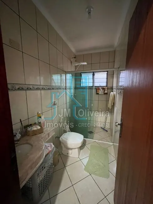Casa com 3 quartos à venda, 156m2 em Jardim Shangri-lá, Itapetininga - SP - imagem 1 Foto 1 de Casa com 3 quartos à venda, 156m2 em Jardim Shangri-lá, Itapetininga - SP