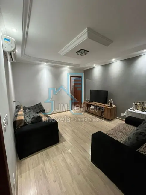 Casa com 3 quartos à venda, 156m2 em Jardim Shangri-lá, Itapetininga - SP - imagem 8 Foto 8 de Casa com 3 quartos à venda, 156m2 em Jardim Shangri-lá, Itapetininga - SP