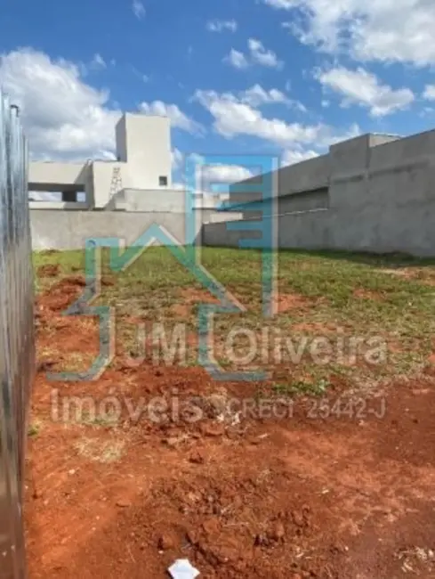 Foto 1 de Terreno / Lote à venda, 300m2 em Itapetininga - SP