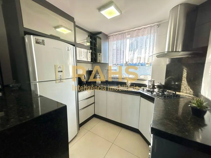 Foto 3 de Apartamento com 2 quartos à venda, 61m2 em Saguaçu, Joinville - SC