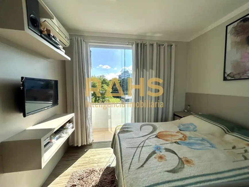 Foto 9 de Apartamento com 2 quartos à venda, 61m2 em Saguaçu, Joinville - SC