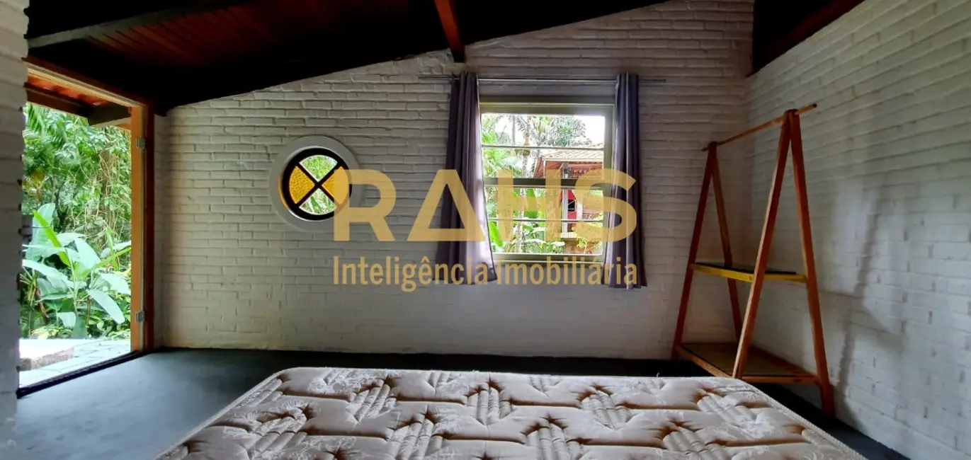 Foto 3 de Chácara com 4 quartos à venda, 250m2 em Pirabeiraba (Pirabeiraba), Joinville - SC