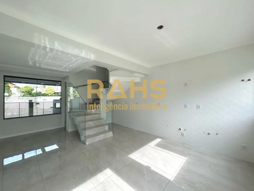 Foto 3 de Casa com 3 quartos à venda, 113m2 em Glória, Joinville - SC