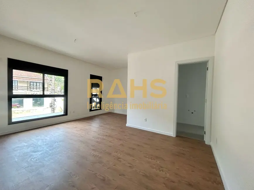 Foto 5 de Casa com 3 quartos à venda, 198m2 em Glória, Joinville - SC