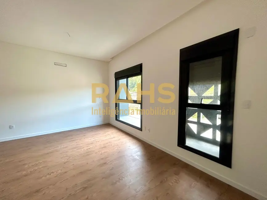 Foto 7 de Casa com 3 quartos à venda, 198m2 em Glória, Joinville - SC