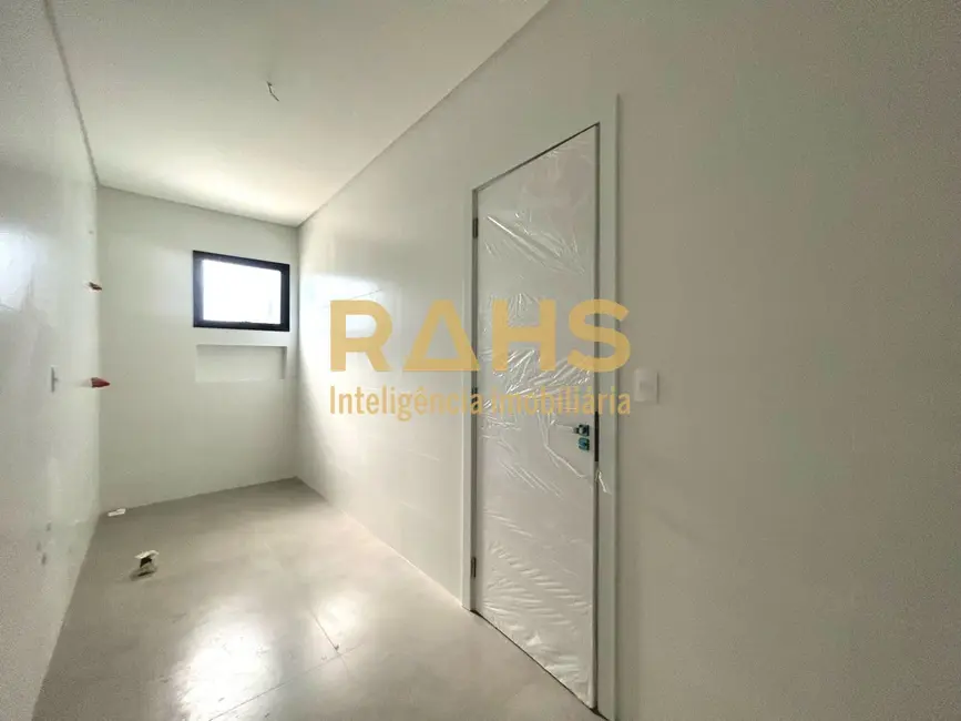 Foto 9 de Casa com 3 quartos à venda, 198m2 em Glória, Joinville - SC