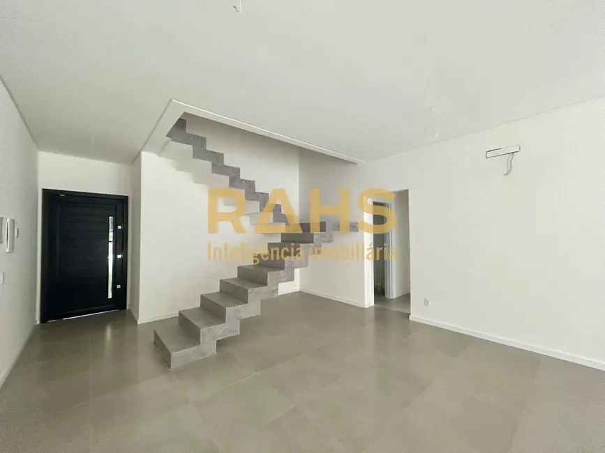 Foto 2 de Casa com 3 quartos à venda, 198m2 em Glória, Joinville - SC