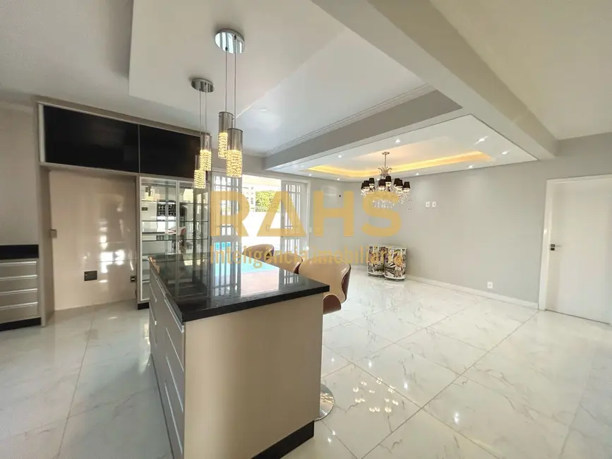 Foto 7 de Casa de Condomínio com 5 quartos à venda, 388m2 em Glória, Joinville - SC