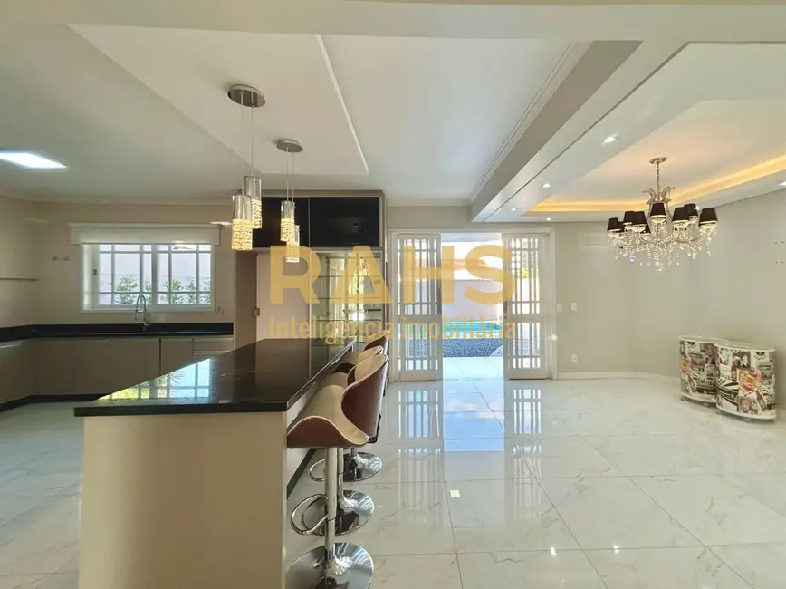 Foto 5 de Casa de Condomínio com 5 quartos à venda, 388m2 em Glória, Joinville - SC