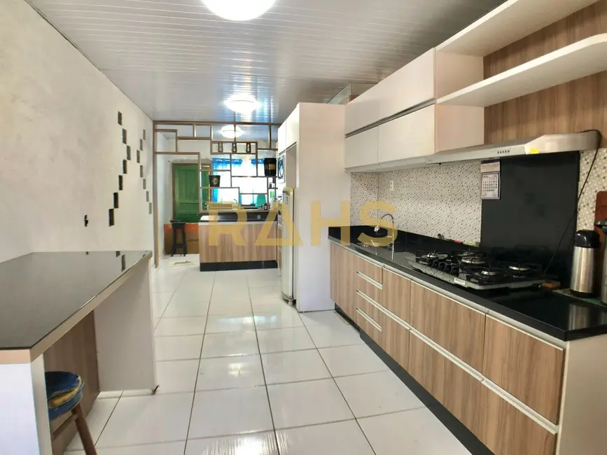 Foto 4 de Casa com 2 quartos à venda, 221m2 em Itaum, Joinville - SC